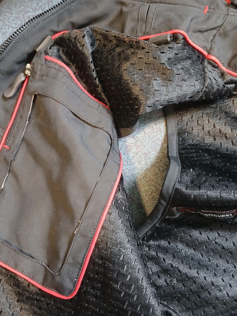 black SCOTTeVEST utility travel vest featuring a full-zip front READ - Picture 7 of 10